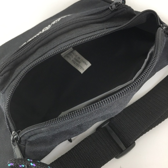 Eddie Bauer Black Fanny Pack Belt Bag Unisex Adjustable Travel Vacation - Picture 9 of 10